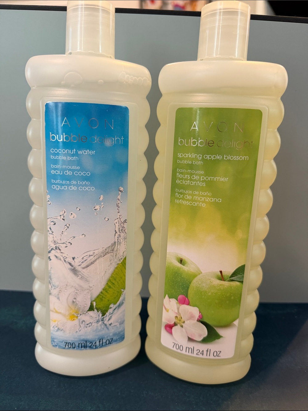 AVON set of 2-Bubble Baths-Delight Coconut Water and Sparkling Apple Blossom